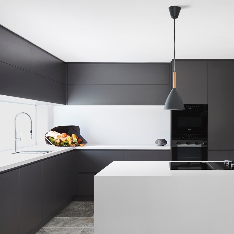 Lemari Dapur Melamin Mewah Kustom Set HMR Core Black Modern Kitchen Cabinet
