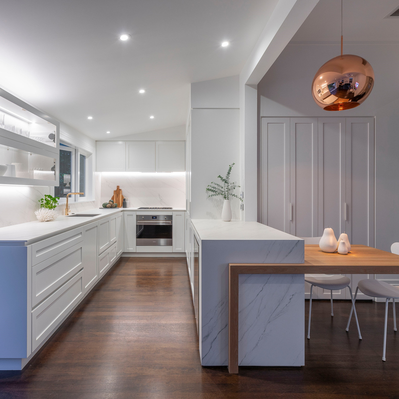Shaker Style Prefab U Shape Design White Lacquer Modern Kitchen Cupboard Set For Apartment