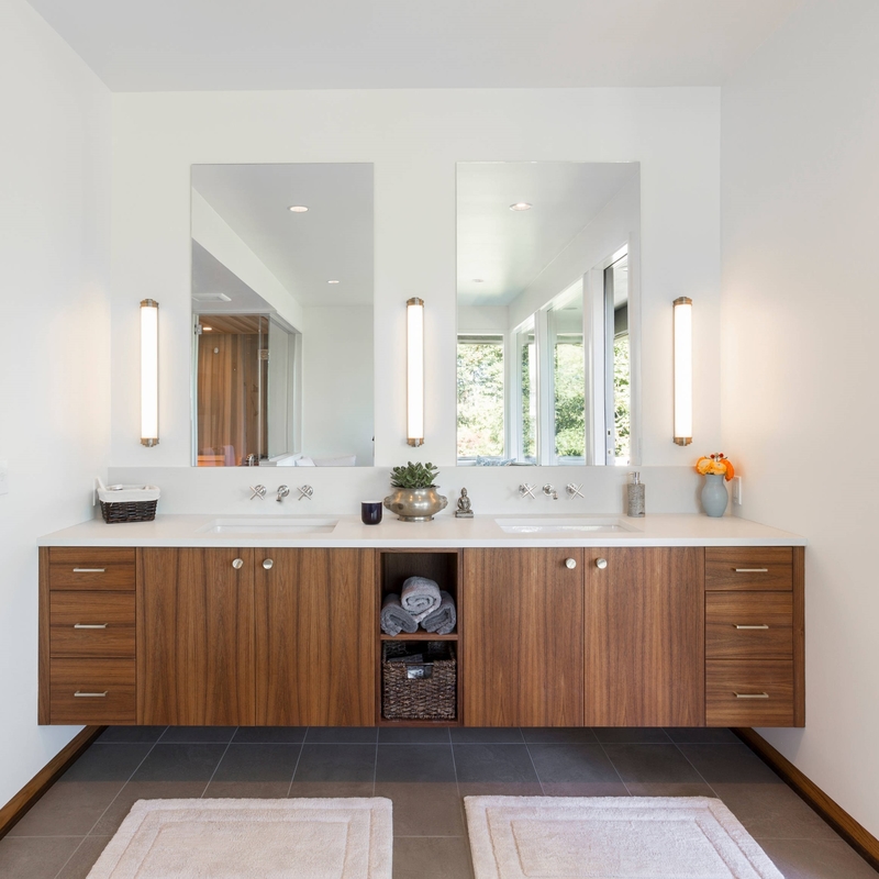 Kamar Mandi Cermin Persegi Panjang Set Kayu Butir Kayu Veneer Kamar Mandi Mewah Modern Vanity Dengan Wastafel