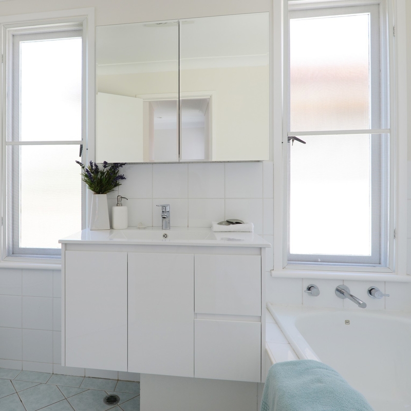 Indoor Home One Meter Wall Hung Bathroom Vanity Units Simple Matte White Melamine Bathroom Vanity Units
