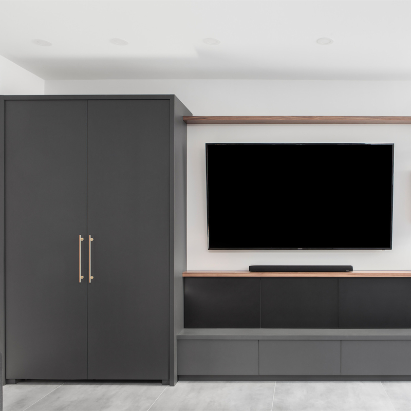 Kabinet TV Lacquer Abu-abu Gelap Minimalis MFC Tahan Lama Dengan Laci Penyimpanan