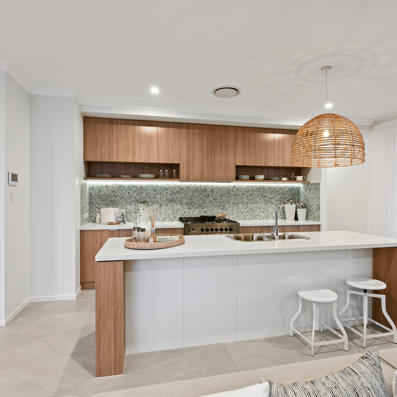Unit Kabinet Dapur Melamin Kombinasi Multi Warna Tekstur Kayu Putih