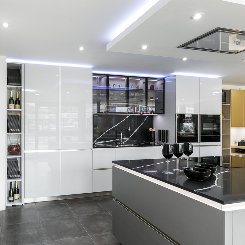 Custom Make I Shape Lacquer Kitchen Cabinet High Gloss White Base Matte Grey Island
