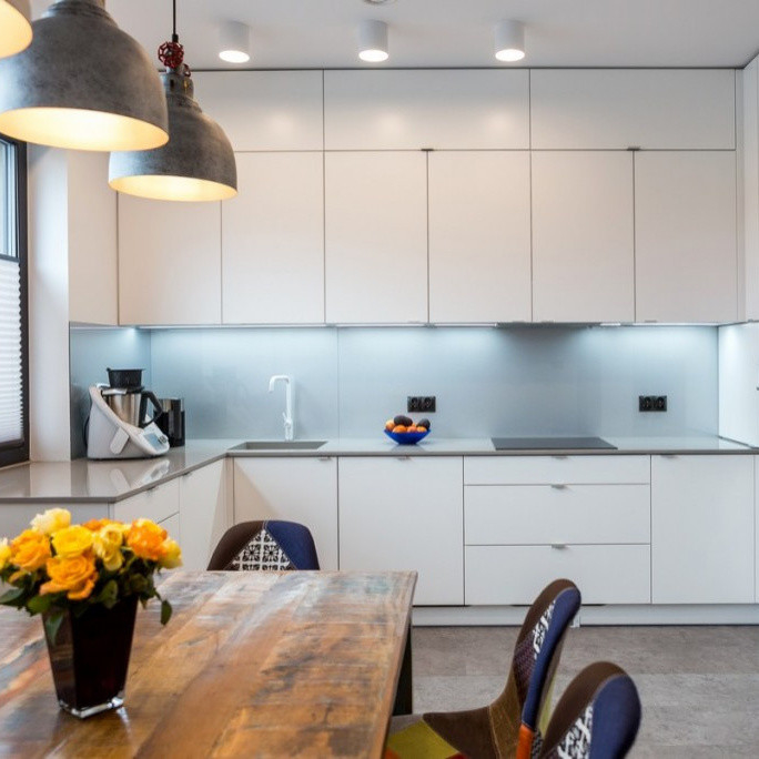 Desain Modern Terbaru Bentuk U High Gloss Lacquer Kabinet Dinding Dapur Modern Untuk Apartemen Rumah Villa