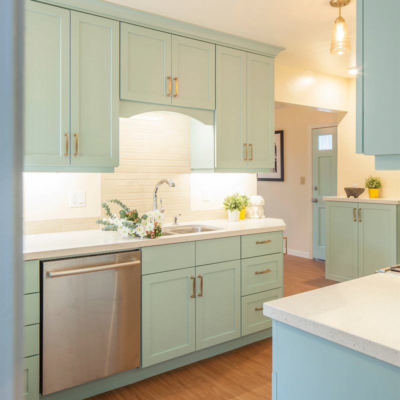 Furnitur Set Lengkap Langsung Pabrik Lemari Dapur Matt Lacquer Mint Green Dengan Pegangan Emas Dan Wastafel