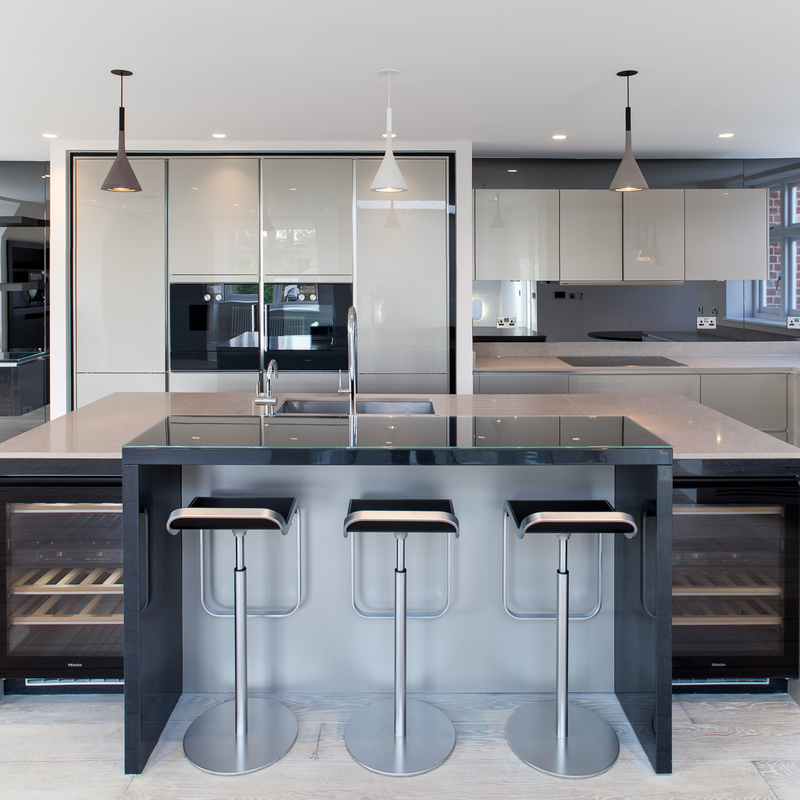 Siap Untuk Mengumpulkan Handless Desain Champagne High Gloss Acrylic Board Jerman Dapur Kabinet Dengan Pulau