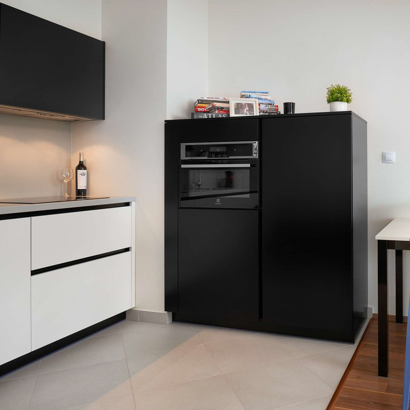 Siap untuk dirakit Perabot dapur kecil Lemari dinding Papan hitam dan putih Lemari dapur Desain sederhana